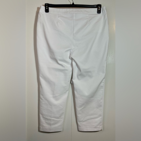 Chico's size 3 Fabulously Slimming Ankle Pants in White Women’s Size 16 - Picture 7 of 7